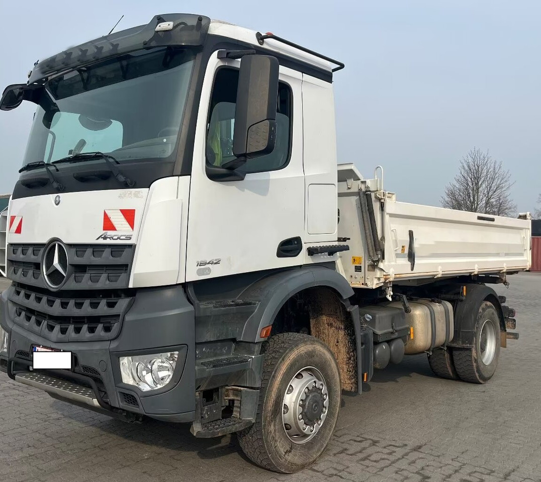 Mercedes-Benz Arocs 1842 AK 4x4 Arocs 1842 AK 4x4 - Самосвал камион: снимка 1 Mercedes-Benz Arocs 1842 AK 4x4 Arocs 1842 AK 4x4 - Самосвал камион: снимка 1
