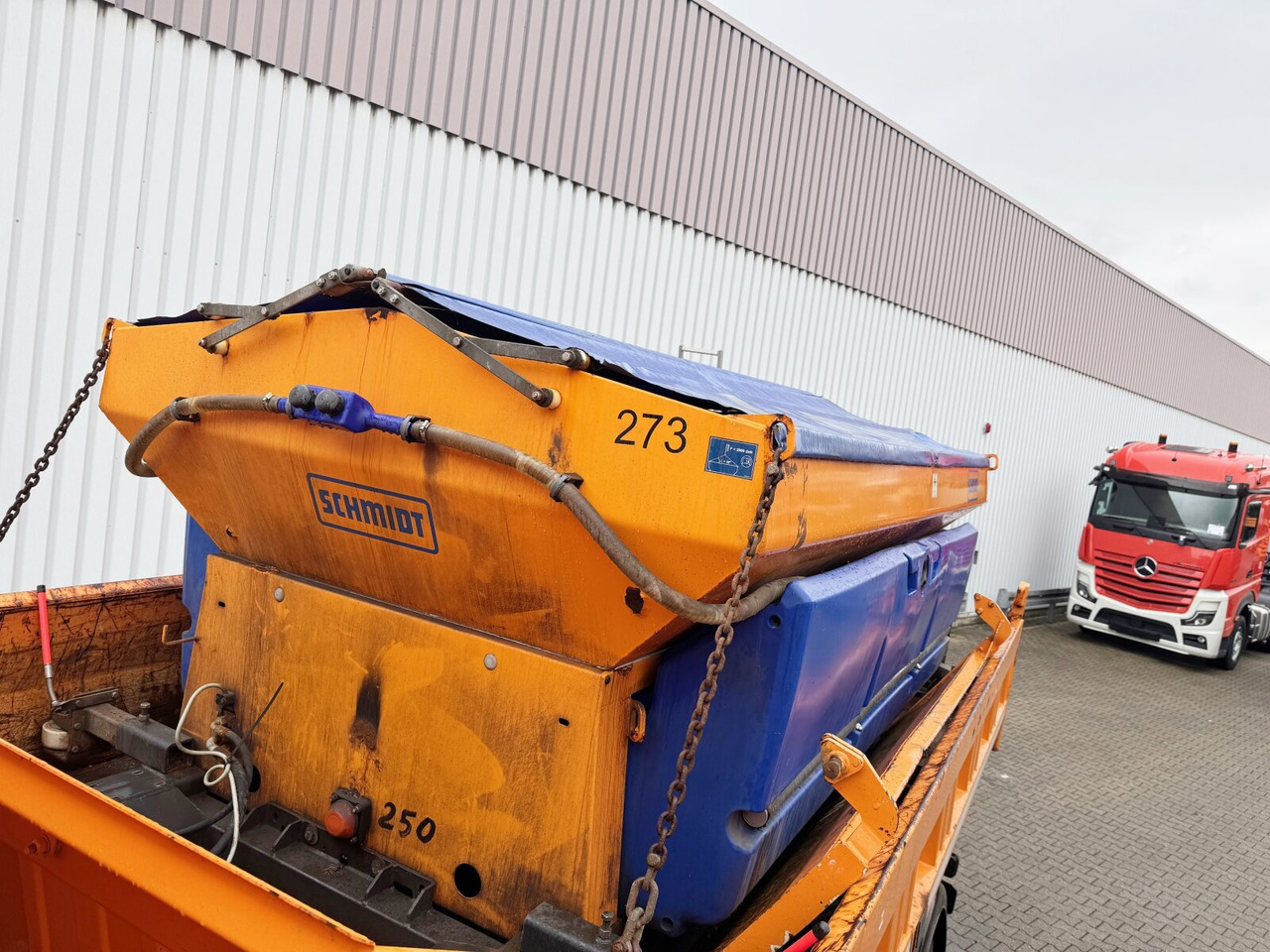 Mercedes-Benz Arocs 2036 AK 4x4 Arocs 2036 AK 4x4, Grounder, Motorabtrieb, Bordmatik, Winterdienstausstattung - Самосвал камион: снимка 3 Mercedes-Benz Arocs 2036 AK 4x4 Arocs 2036 AK 4x4, Grounder, Motorabtrieb, Bordmatik, Winterdienstausstattung - Самосвал камион: снимка 3