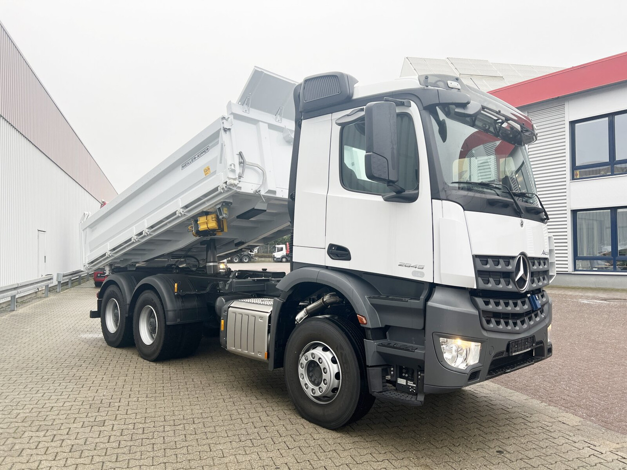 Нови Самосвал камион Mercedes-Benz Arocs 2645 K 6x4 Arocs 2645 K 6x4, MultimediaCockpit, Bordmatik links: снимка 8 Нови Самосвал камион Mercedes-Benz Arocs 2645 K 6x4 Arocs 2645 K 6x4, MultimediaCockpit, Bordmatik links: снимка 8