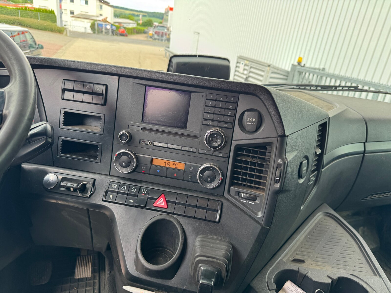 Mercedes-Benz Arocs 2651 L 6x4 Arocs 2651 L 6x4, Retarder, StreamSpace - Шаси кабина: снимка 2 Mercedes-Benz Arocs 2651 L 6x4 Arocs 2651 L 6x4, Retarder, StreamSpace - Шаси кабина: снимка 2