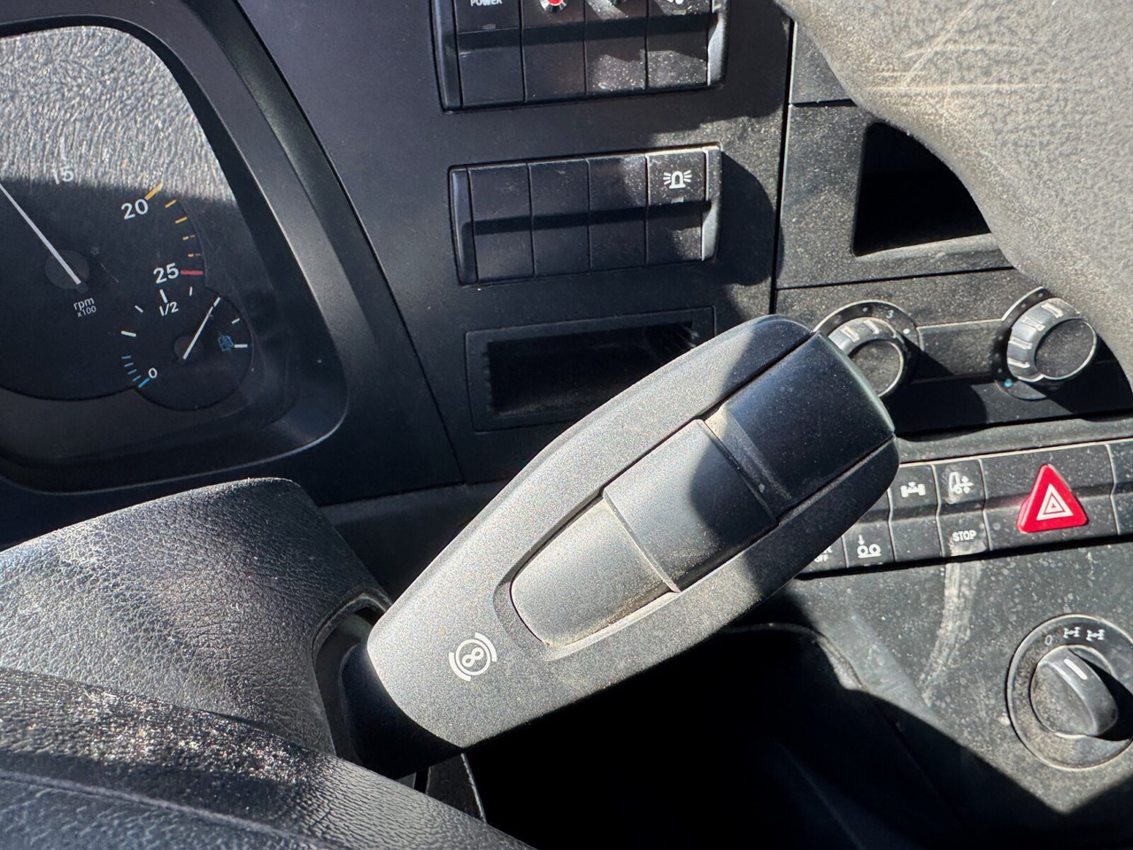 Мултилифт с кука камион Mercedes-Benz Arocs 3242/48 LK 8x4/4 Arocs 3242/48 LK 8x4/4, Lenk-/Liftachse: снимка 7 Мултилифт с кука камион Mercedes-Benz Arocs 3242/48 LK 8x4/4 Arocs 3242/48 LK 8x4/4, Lenk-/Liftachse: снимка 7