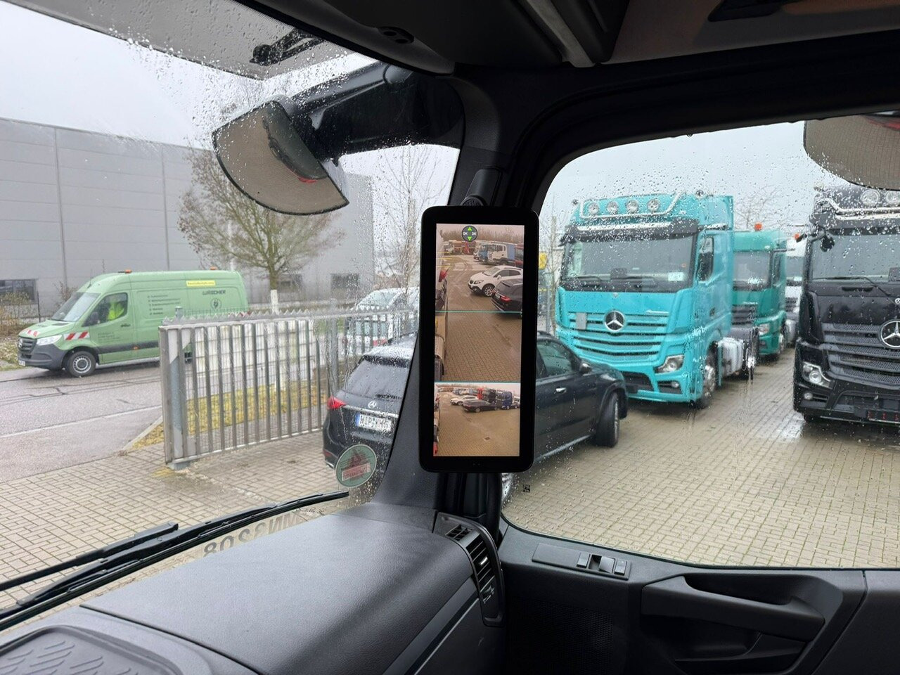 Mercedes-Benz Arocs 3243 B 8x4/4 Arocs 3243 B 8x4/4, MirrorCam, MultimediaCockpit, Navi, Betonmischer Intermix ca. 9m³ - Бетоновоз: снимка 3 Mercedes-Benz Arocs 3243 B 8x4/4 Arocs 3243 B 8x4/4, MirrorCam, MultimediaCockpit, Navi, Betonmischer Intermix ca. 9m³ - Бетоновоз: снимка 3