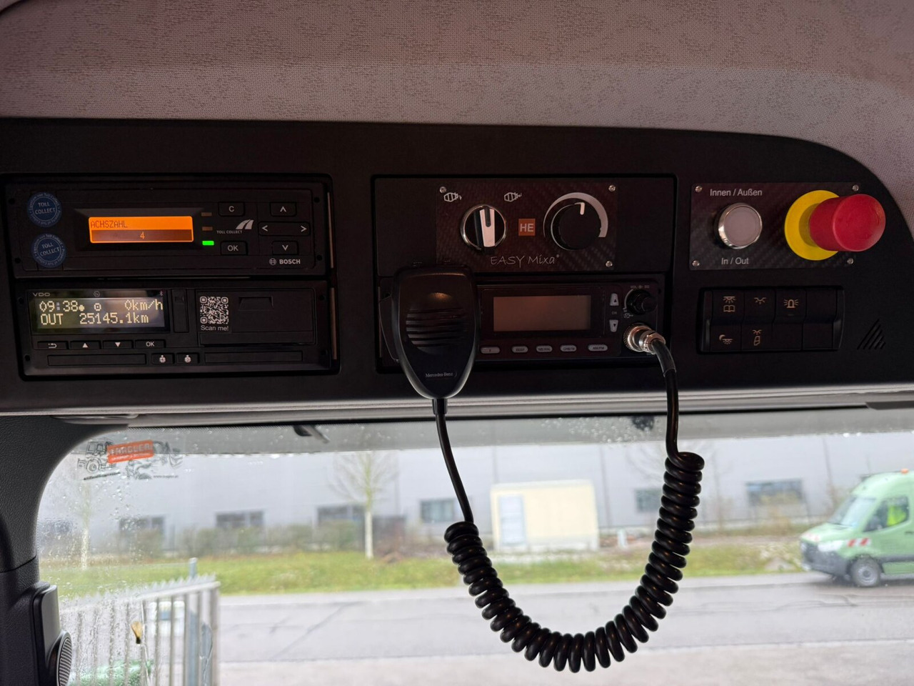 Mercedes-Benz Arocs 3243 B 8x4/4 Arocs 3243 B 8x4/4, MirrorCam, MultimediaCockpit, Navi, Betonmischer Intermix ca. 9m³ - Бетоновоз: снимка 4 Mercedes-Benz Arocs 3243 B 8x4/4 Arocs 3243 B 8x4/4, MirrorCam, MultimediaCockpit, Navi, Betonmischer Intermix ca. 9m³ - Бетоновоз: снимка 4