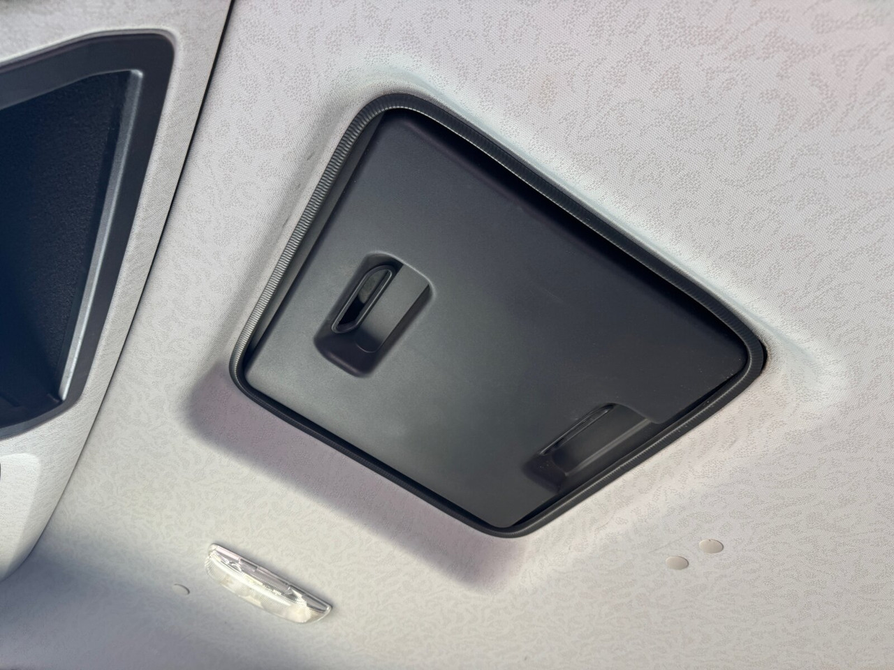 Лизинг на Mercedes-Benz Arocs 3243 K 8x4/4 Arocs 3243 K 8x4/4, Alu-Bordwände Mercedes-Benz Arocs 3243 K 8x4/4 Arocs 3243 K 8x4/4, Alu-Bordwände: снимка 7