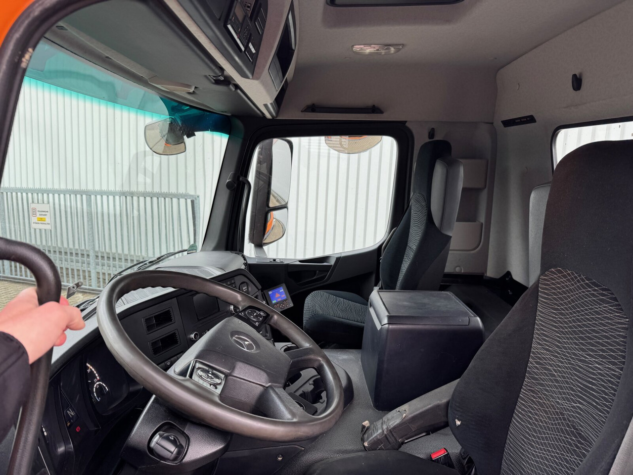 Mercedes-Benz Arocs 3243 LK 8x4/4 Arocs 3243 LK 8x4/4, Motorabtrieb - Мултилифт с кука камион: снимка 3 Mercedes-Benz Arocs 3243 LK 8x4/4 Arocs 3243 LK 8x4/4, Motorabtrieb - Мултилифт с кука камион: снимка 3