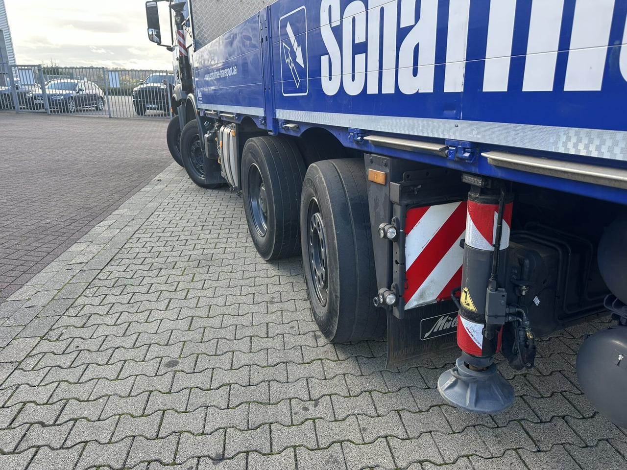 Mercedes-Benz Arocs 3245 L 8x2/6 Arocs 3245 L 8x2/6, Kran Fassi F 545 RA 2.26 XE, Jib, Funk 29,7 m - 400 kg - Камион с кран, Бордови камион: снимка 3 Mercedes-Benz Arocs 3245 L 8x2/6 Arocs 3245 L 8x2/6, Kran Fassi F 545 RA 2.26 XE, Jib, Funk 29,7 m - 400 kg - Камион с кран, Бордови камион: снимка 3