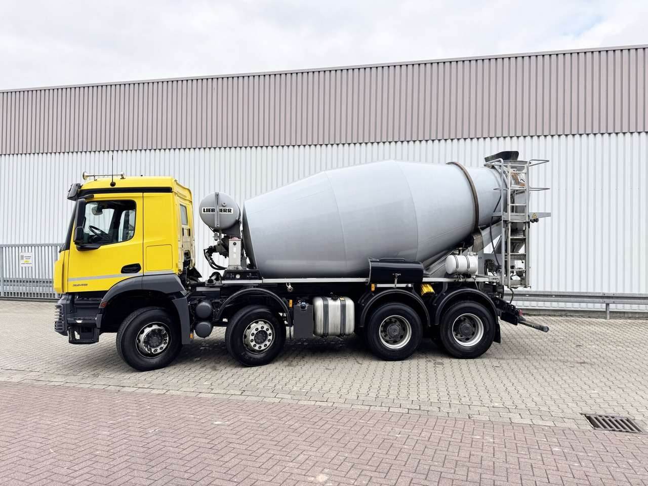 Mercedes-Benz Arocs 3246 B 8x4/4 Arocs 3246 B 8x4/4, Liebherr HTM 905 Mischer, 9m³, Multimedia Cockpit, Navi - Бетоновоз: снимка 3 Mercedes-Benz Arocs 3246 B 8x4/4 Arocs 3246 B 8x4/4, Liebherr HTM 905 Mischer, 9m³, Multimedia Cockpit, Navi - Бетоновоз: снимка 3