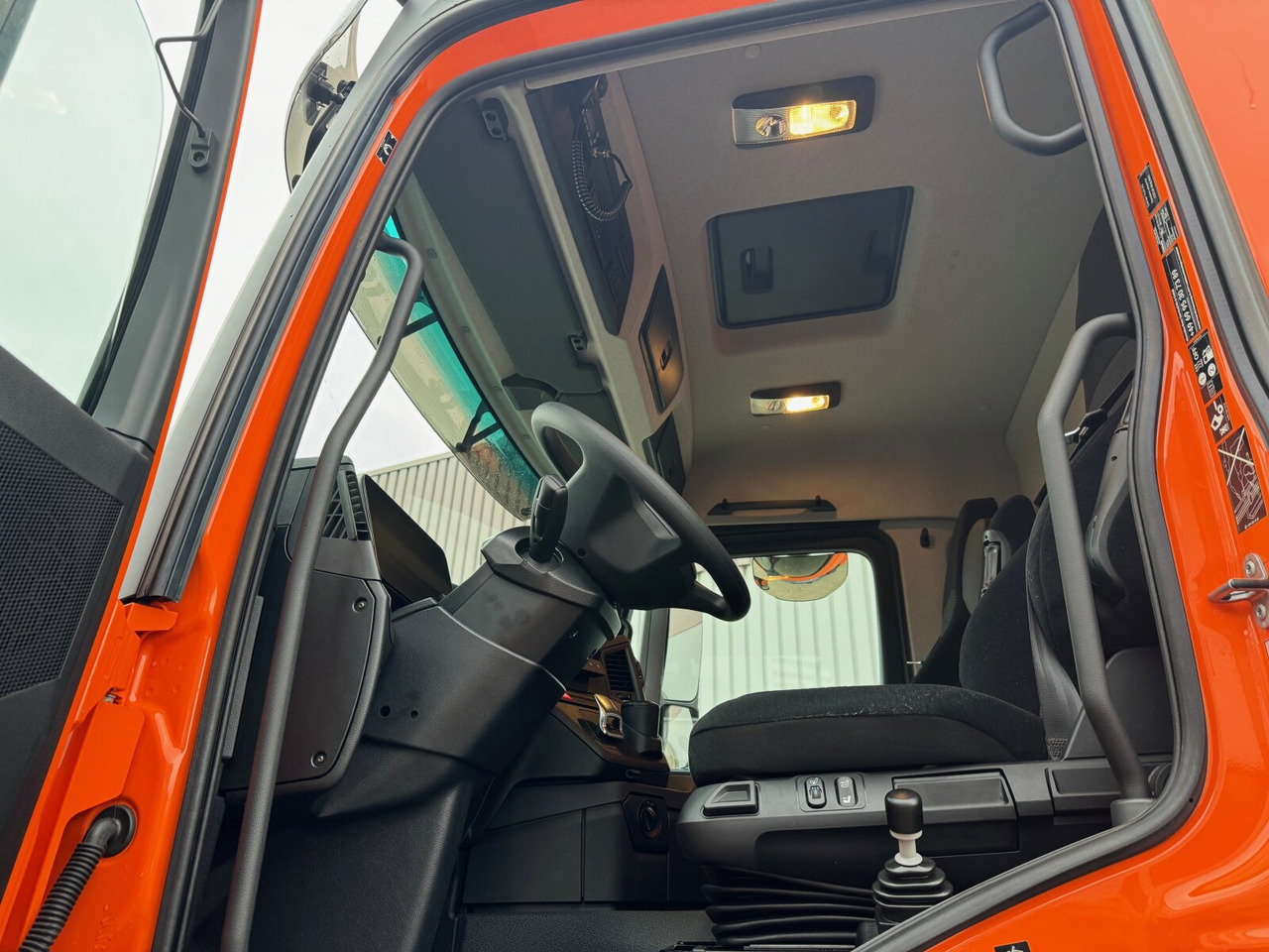 Mercedes-Benz Arocs 3248 K 8x4 Arocs 3248 K 8x4, Navi, Multimedia Cockpit - Самосвал камион: снимка 3 Mercedes-Benz Arocs 3248 K 8x4 Arocs 3248 K 8x4, Navi, Multimedia Cockpit - Самосвал камион: снимка 3
