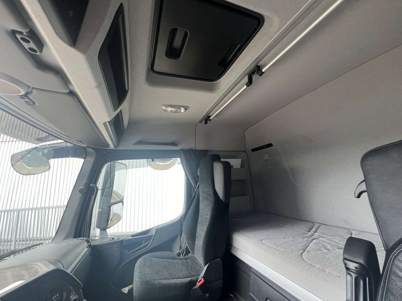 Mercedes-Benz Arocs 3253 K 8x4/4 Arocs 3253 K 8x4/4, Retarder, Motorabtrieb - Мултилифт с кука камион: снимка 5 Mercedes-Benz Arocs 3253 K 8x4/4 Arocs 3253 K 8x4/4, Retarder, Motorabtrieb - Мултилифт с кука камион: снимка 5