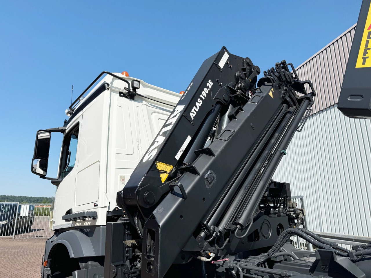 Mercedes-Benz Arocs 3351 AK 6x6 Arocs 3351 AK 6x6, Retarder, Navi, Grounder, Kran Atlas AK 190.2E, Funk - Мултилифт с кука камион, Камион с кран: снимка 4 Mercedes-Benz Arocs 3351 AK 6x6 Arocs 3351 AK 6x6, Retarder, Navi, Grounder, Kran Atlas AK 190.2E, Funk - Мултилифт с кука камион, Камион с кран: снимка 4