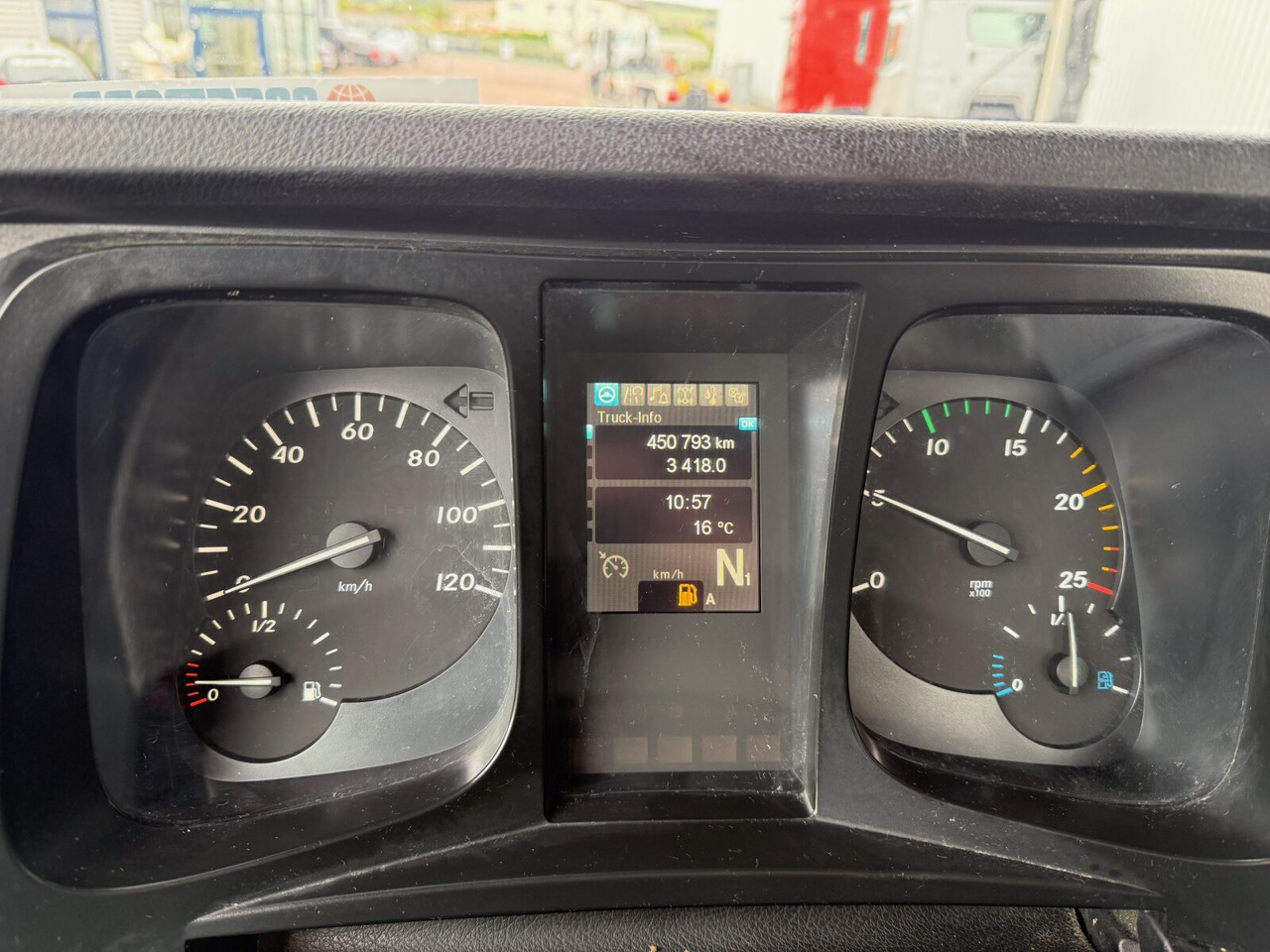 Mercedes-Benz Arocs 3363 K 6x4 Arocs 3363 K 6x4, Grounder, Turbo-Retarder-Kupplung, Bordmatik - Самосвал камион: снимка 4 Mercedes-Benz Arocs 3363 K 6x4 Arocs 3363 K 6x4, Grounder, Turbo-Retarder-Kupplung, Bordmatik - Самосвал камион: снимка 4