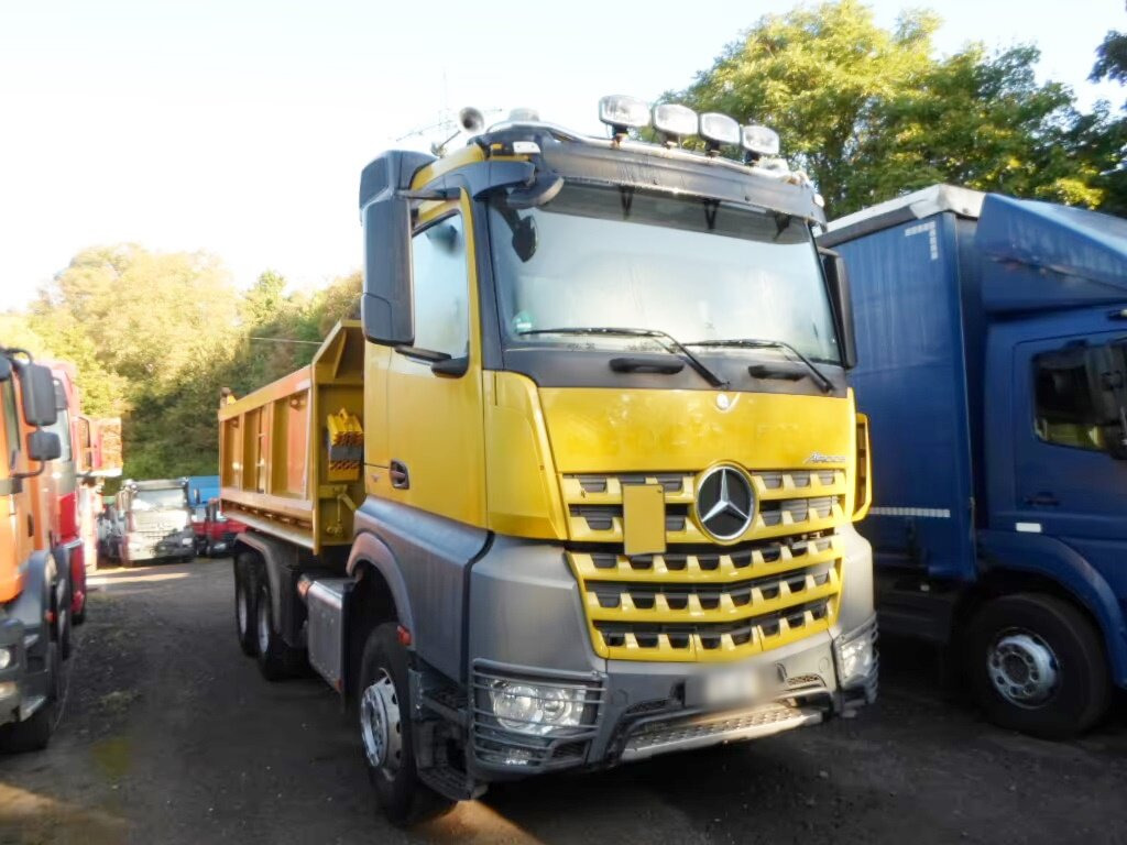 Mercedes-Benz Arocs 3363 K 6x4 Arocs 3363 K 6x4, Grounder, Turbo-Retarder-Kupplung, Bordmatik - Самосвал камион: снимка 3 Mercedes-Benz Arocs 3363 K 6x4 Arocs 3363 K 6x4, Grounder, Turbo-Retarder-Kupplung, Bordmatik - Самосвал камион: снимка 3