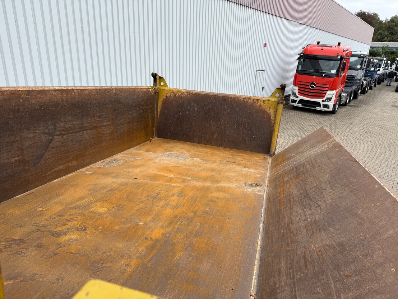 Mercedes-Benz Arocs 3363 K 6x4 Arocs 3363 K 6x4, Grounder, Turbo-Retarder-Kupplung, Bordmatik - Самосвал камион: снимка 2 Mercedes-Benz Arocs 3363 K 6x4 Arocs 3363 K 6x4, Grounder, Turbo-Retarder-Kupplung, Bordmatik - Самосвал камион: снимка 2