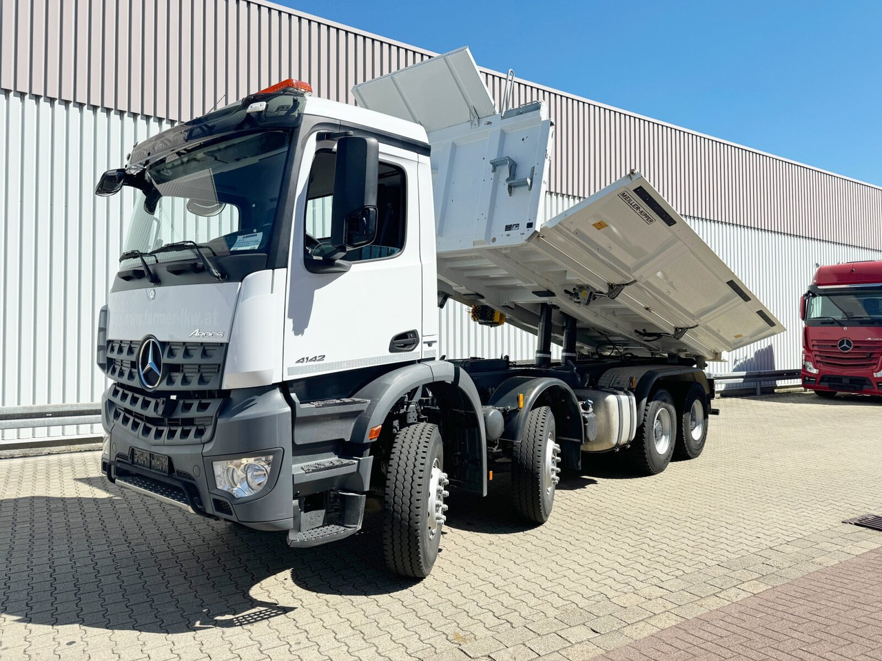 Mercedes-Benz Arocs 4142/48 K 8x4/4 Arocs 4142/48 K 8x4/4, Meiller Bordmatik links - Самосвал камион: снимка 1 Mercedes-Benz Arocs 4142/48 K 8x4/4 Arocs 4142/48 K 8x4/4, Meiller Bordmatik links - Самосвал камион: снимка 1