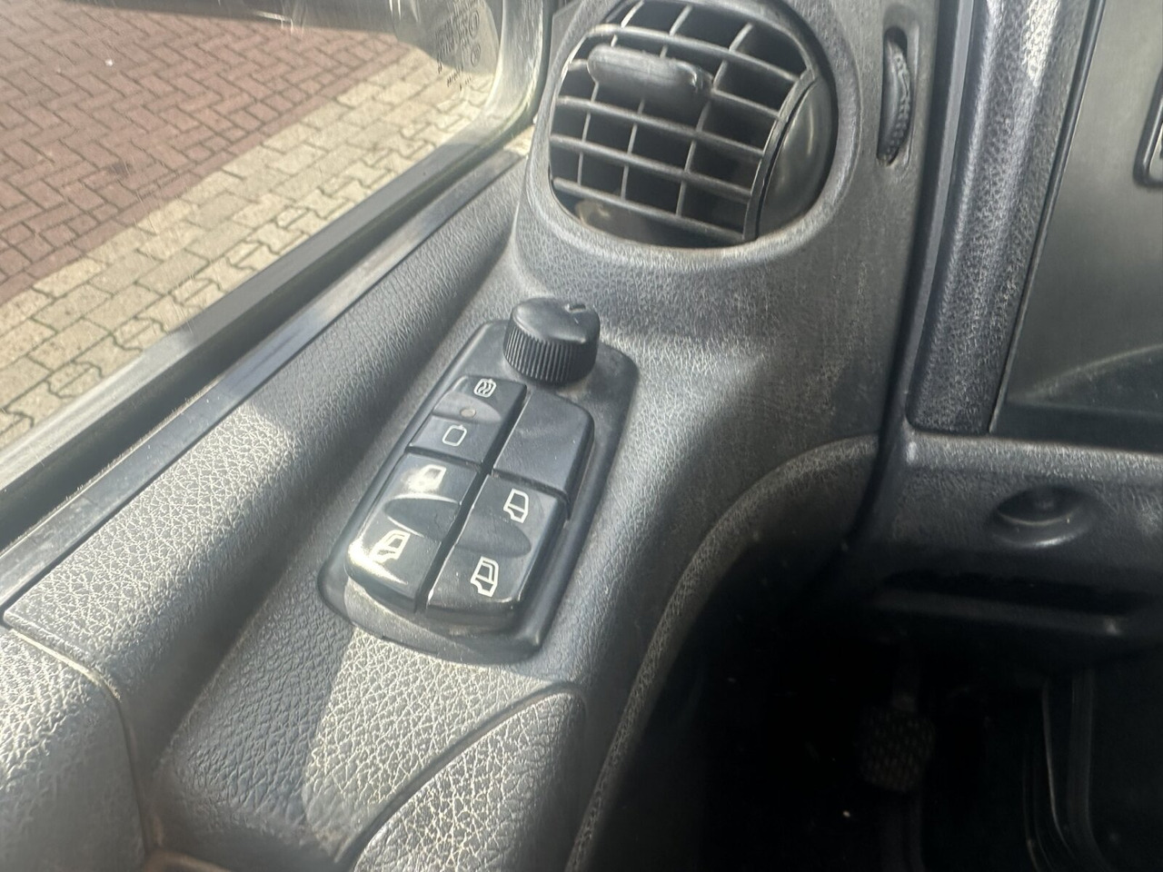 Mercedes-Benz Atego 1223 K 4x2 Atego 1223 K 4x2, AHK-Öl - Самосвал камион: снимка 3 Mercedes-Benz Atego 1223 K 4x2 Atego 1223 K 4x2, AHK-Öl - Самосвал камион: снимка 3