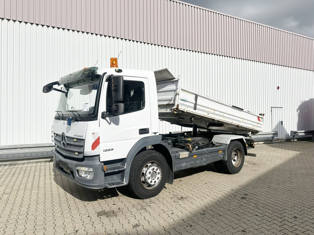 Mercedes-Benz Atego 1223 K 4x2 Atego 1223 K 4x2, AHK-Öl - Самосвал камион: снимка 1 Mercedes-Benz Atego 1223 K 4x2 Atego 1223 K 4x2, AHK-Öl - Самосвал камион: снимка 1