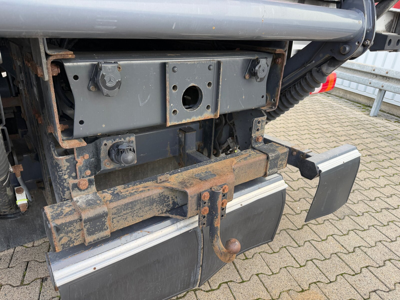 Mercedes-Benz Atego 1330 4x4 Atego 1330 4x4, Iso-Koffer mit Heizung, LBW - Камион фургон: снимка 4 Mercedes-Benz Atego 1330 4x4 Atego 1330 4x4, Iso-Koffer mit Heizung, LBW - Камион фургон: снимка 4