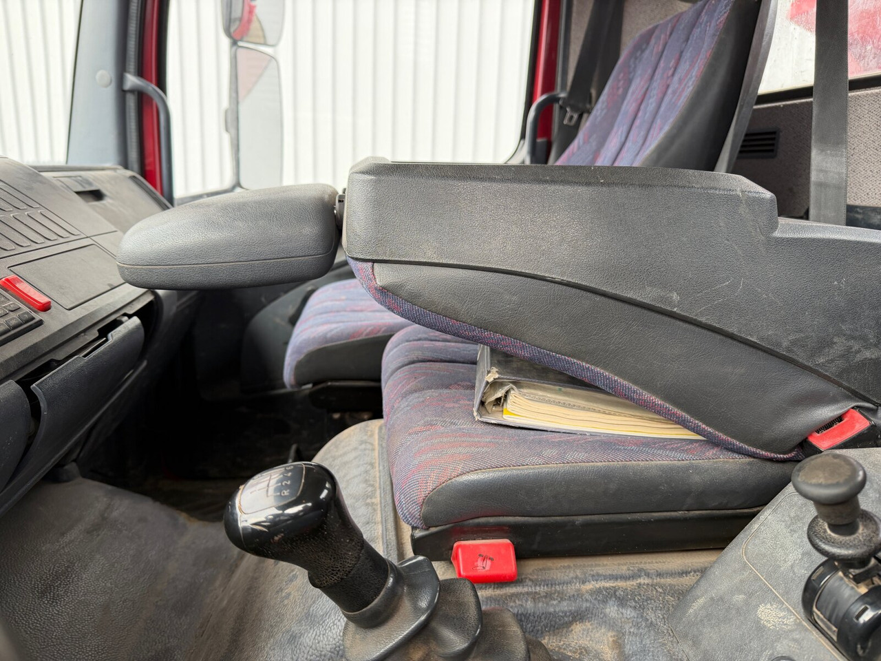 Самосвал камион Mercedes-Benz Atego 1523 AK 4x4 Atego 1523 AK 4x4: снимка 12 Самосвал камион Mercedes-Benz Atego 1523 AK 4x4 Atego 1523 AK 4x4: снимка 12