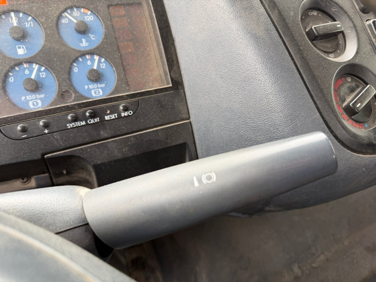 Самосвал камион Mercedes-Benz Atego 1523 AK 4x4 Atego 1523 AK 4x4: снимка 13 Самосвал камион Mercedes-Benz Atego 1523 AK 4x4 Atego 1523 AK 4x4: снимка 13