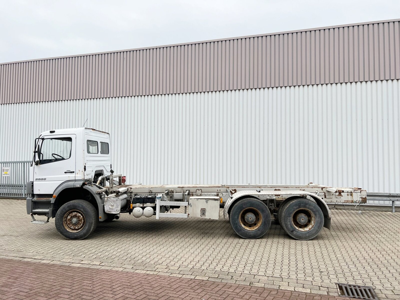 Лизинг на Mercedes-Benz Atego 2628 K 6x4 Atego 2628 K 6x4, 6-Zylinder Mercedes-Benz Atego 2628 K 6x4 Atego 2628 K 6x4, 6-Zylinder: снимка 12