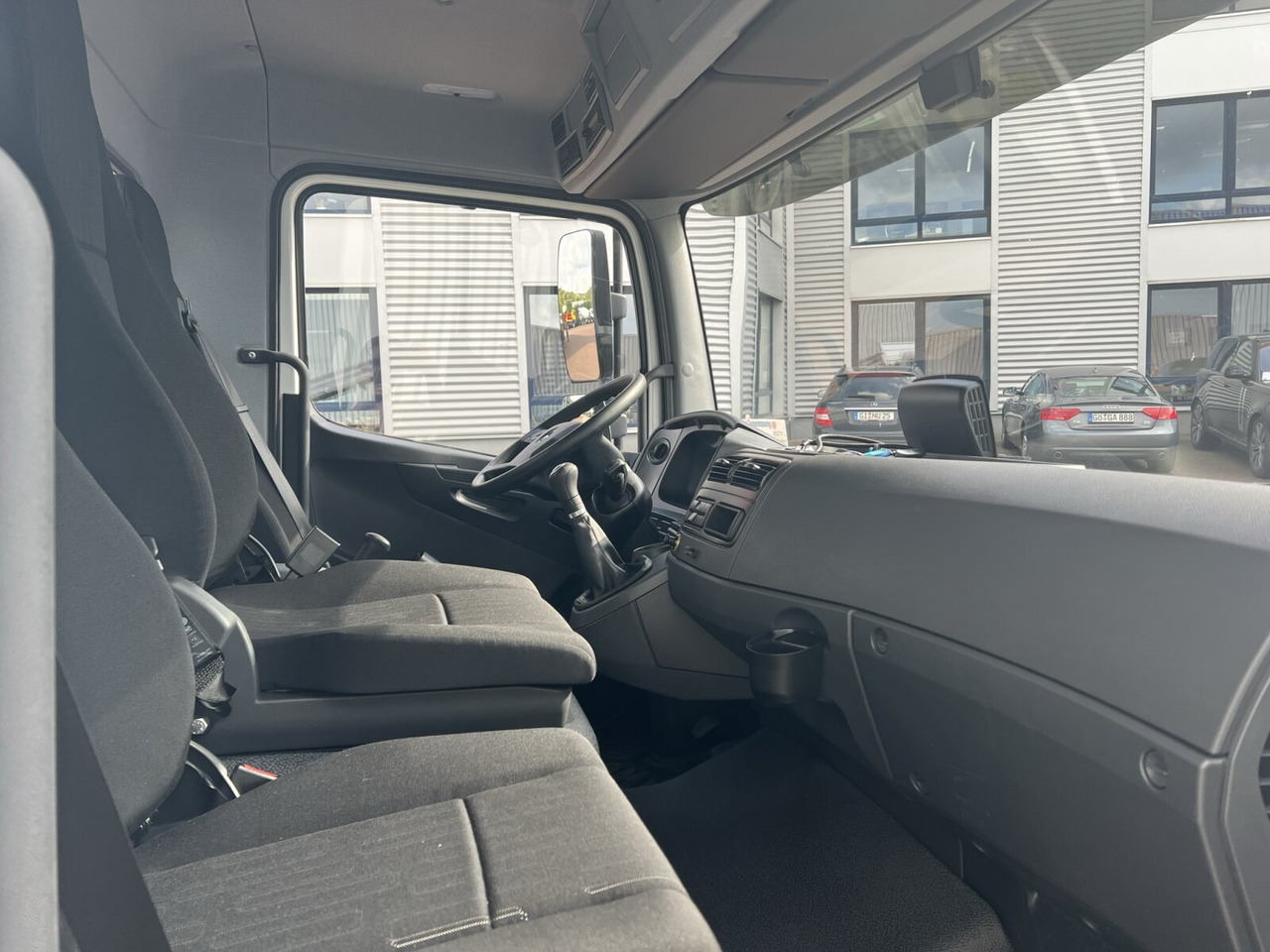 Mercedes-Benz Atego 818 K 4x2 Atego 818 K 4x2, 2x AHK, Meiller-Kipper, mehrfach Vorhanden! - Самосвал камион: снимка 5 Mercedes-Benz Atego 818 K 4x2 Atego 818 K 4x2, 2x AHK, Meiller-Kipper, mehrfach Vorhanden! - Самосвал камион: снимка 5
