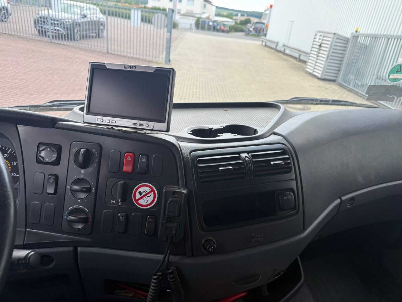 Mercedes-Benz Atego 818 L 4x2 Atego 818 L 4x2, Getränkekoffer, 2x AHK - Камион фургон: снимка 5 Mercedes-Benz Atego 818 L 4x2 Atego 818 L 4x2, Getränkekoffer, 2x AHK - Камион фургон: снимка 5