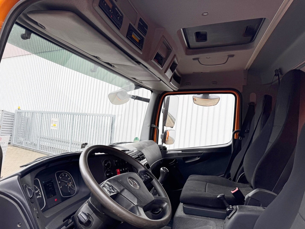 Mercedes-Benz Atego 823 K 4x2 Atego 823 K 4x2, 2x AHK - Самосвал камион: снимка 2 Mercedes-Benz Atego 823 K 4x2 Atego 823 K 4x2, 2x AHK - Самосвал камион: снимка 2