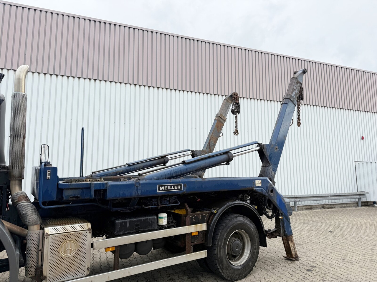 Mercedes-Benz Axor 1824 AK 4x4 Axor 1824 AK 4x4, Tele-Absetzer, Winterdienstausstattung - Мултилифт за контейнери камион: снимка 2 Mercedes-Benz Axor 1824 AK 4x4 Axor 1824 AK 4x4, Tele-Absetzer, Winterdienstausstattung - Мултилифт за контейнери камион: снимка 2