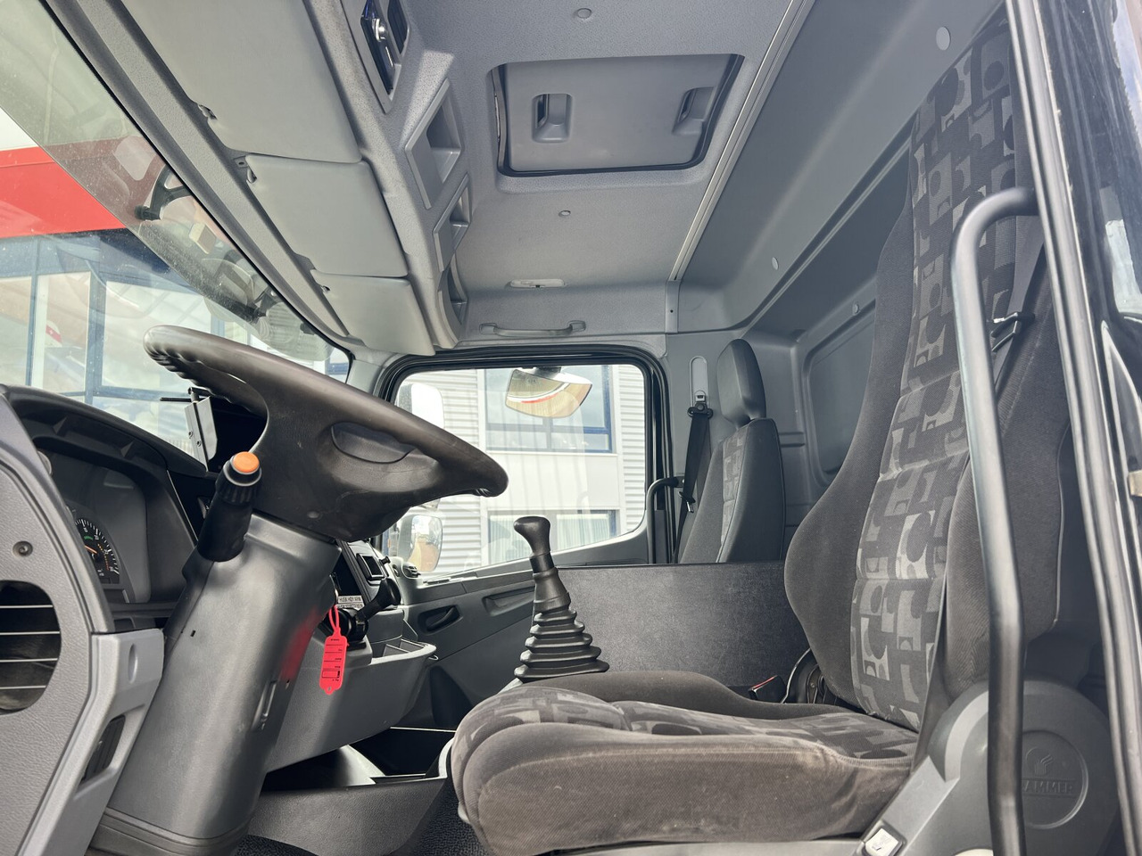 Mercedes-Benz Axor 1828 A 4x4 Axor 1828 A 4x4 mit Kran Hiab XS 166 E-5 - Камион с кран, Бордови камион: снимка 5 Mercedes-Benz Axor 1828 A 4x4 Axor 1828 A 4x4 mit Kran Hiab XS 166 E-5 - Камион с кран, Бордови камион: снимка 5