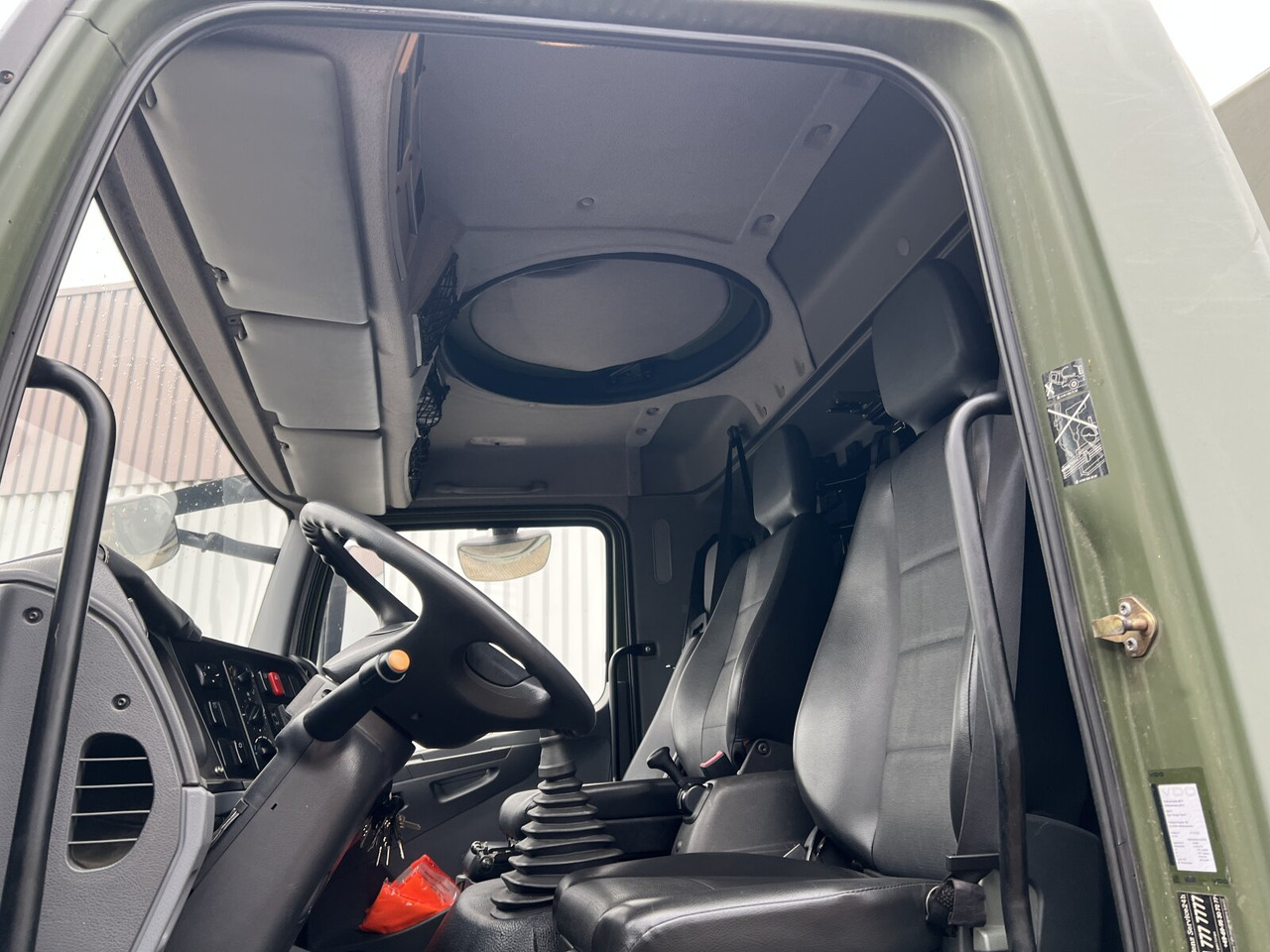 Mercedes-Benz Axor 1829 A 4x4 Axor 1829 A 4x4, Ex- - Бордови камион: снимка 3 Mercedes-Benz Axor 1829 A 4x4 Axor 1829 A 4x4, Ex- - Бордови камион: снимка 3
