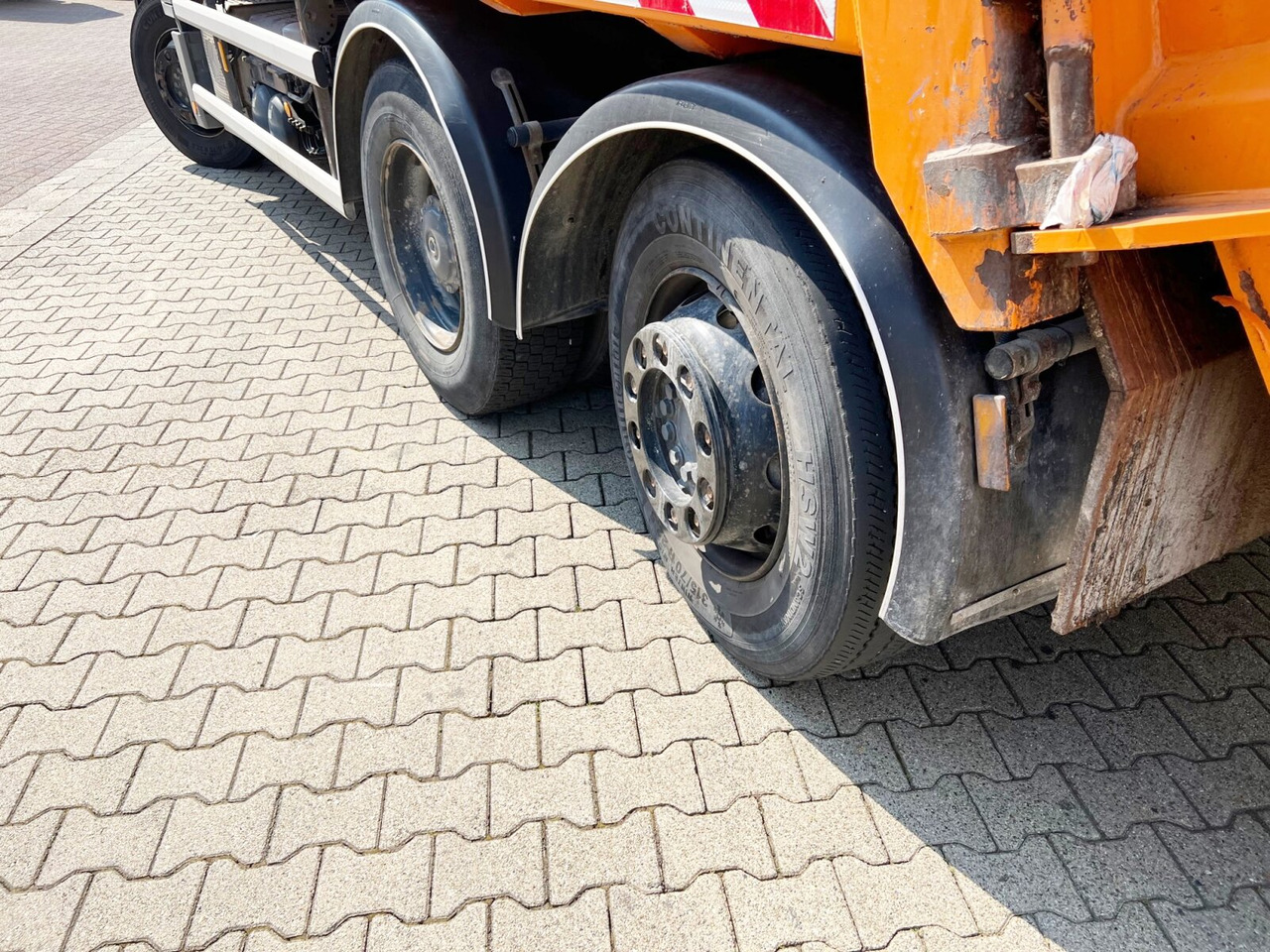 Боклукчийска кола За превоз на боклук Mercedes-Benz Axor 2529 L 6x2 Axor 2529 L 6x2, Lenkachse, HN-Cityloader, Zöller-Schüttung: снимка 14