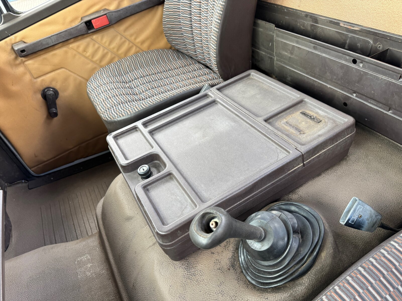 Лизинг на Mercedes-Benz LK 814 4x2 LK 814 4x2, 6-Zylinder, City-Abroller Mercedes-Benz LK 814 4x2 LK 814 4x2, 6-Zylinder, City-Abroller: снимка 8