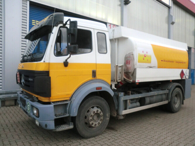 Камион цистерна Mercedes-Benz SK 1824 L 4x2 SK 1824 L 4x2, Esterer Tankaufbau ca. 13.100l, 2 Kammern: снимка 12