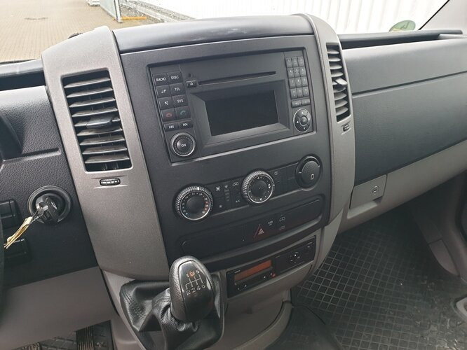 Mercedes-Benz Sprinter 313 KA 4x2 Sprinter 313 KA 4x2 - Товарен бус: снимка 2 Mercedes-Benz Sprinter 313 KA 4x2 Sprinter 313 KA 4x2 - Товарен бус: снимка 2
