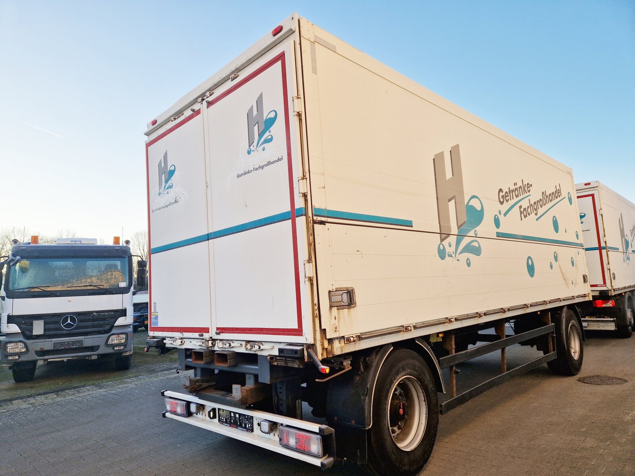 Orten PRASQ 18 Getränkeanhänger PRASQ 18 Getränkeanhänger, Stapleraufnahme, 12x VORHANDEN! - Затворена каросерия ремарке: снимка 2 Orten PRASQ 18 Getränkeanhänger PRASQ 18 Getränkeanhänger, Stapleraufnahme, 12x VORHANDEN! - Затворена каросерия ремарке: снимка 2