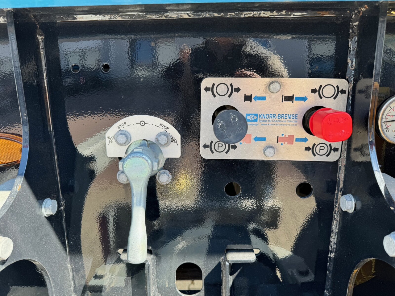 Euro ATM 24 Euro ATM 24, HARDOX Stahlmulde ca. 27m³, Liftachse - Полуремарке: снимка 2 Euro ATM 24 Euro ATM 24, HARDOX Stahlmulde ca. 27m³, Liftachse - Полуремарке: снимка 2