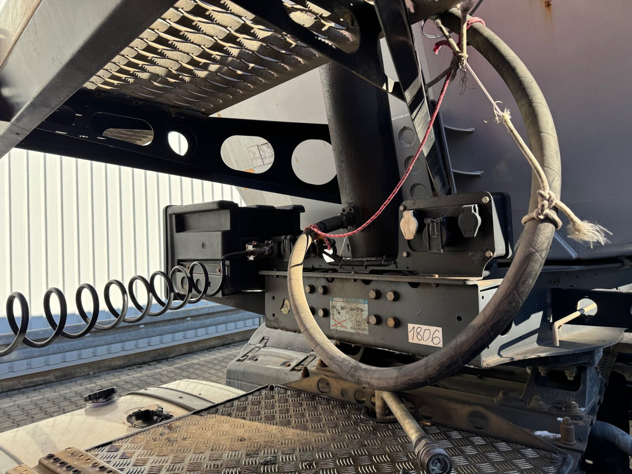 Полуремарке NW-3 NW-3, Liftachse, Stahlmulde ca. 26m³: снимка 10 Полуремарке NW-3 NW-3, Liftachse, Stahlmulde ca. 26m³: снимка 10