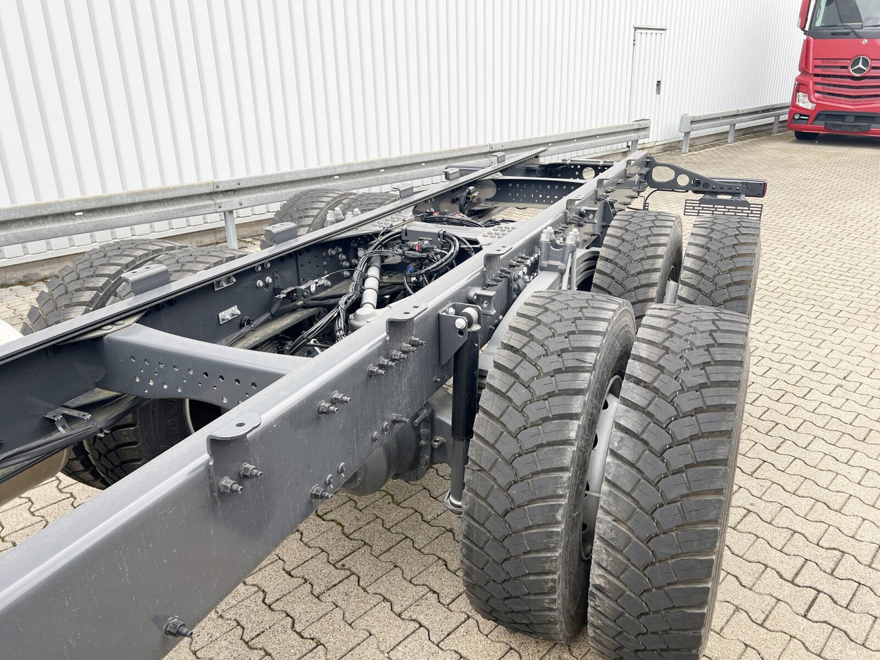 Renault C 480 8x4 C 480 8x4, Kran 15-35m/t - Мултилифт с кука камион, Камион с кран: снимка 2 Renault C 480 8x4 C 480 8x4, Kran 15-35m/t - Мултилифт с кука камион, Камион с кран: снимка 2