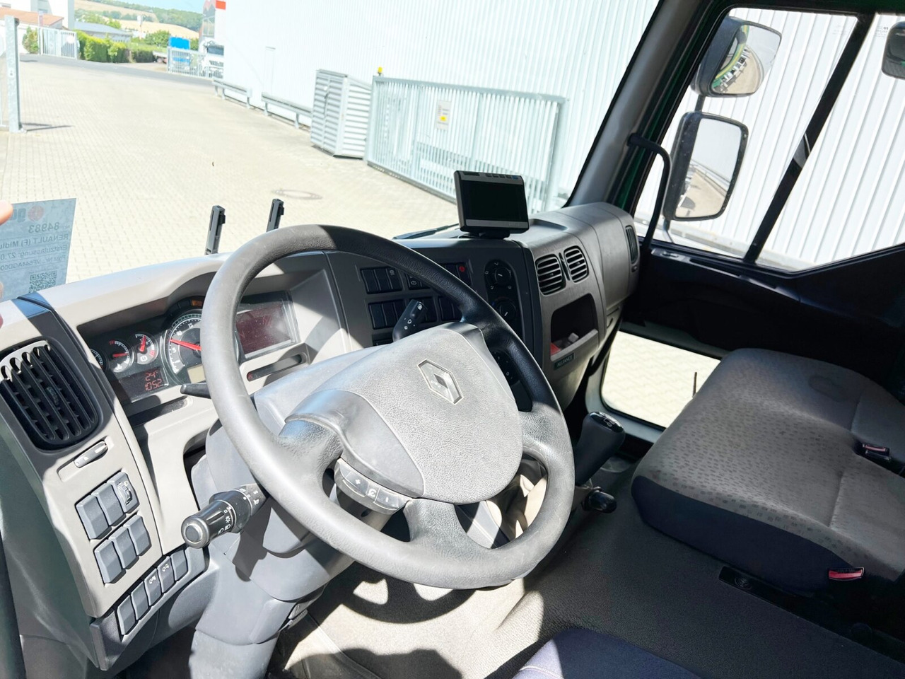 Renault Midlum 220.12 4x2 Midlum 220.12 4x2, BDF verschiedene Größen - Шаси кабина: снимка 2 Renault Midlum 220.12 4x2 Midlum 220.12 4x2, BDF verschiedene Größen - Шаси кабина: снимка 2