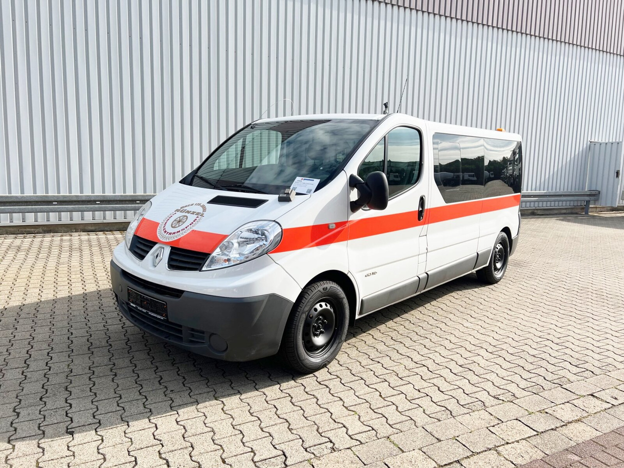 Renault Trafik 2.0 dCi115 4x2 Trafik 2.0 dCi115 4x2, Krankentransporter - Линейка: снимка 1 Renault Trafik 2.0 dCi115 4x2 Trafik 2.0 dCi115 4x2, Krankentransporter - Линейка: снимка 1