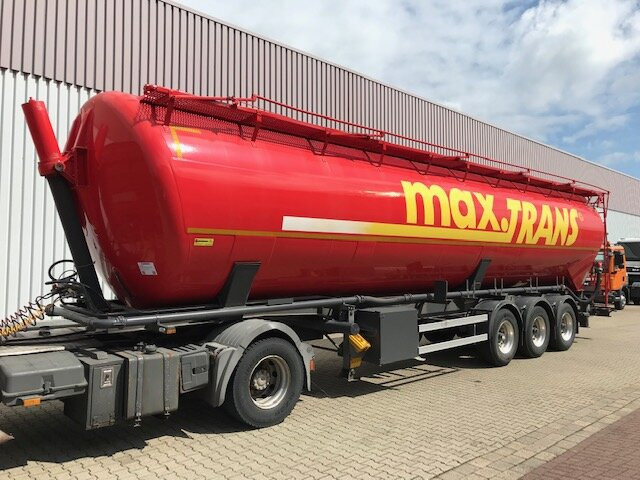 SSK 60/10-24 ADR Kässbohrer SSK 60/10-24 ADR, 60 cbm, - Цистерна за насипни товари: снимка 1 SSK 60/10-24 ADR Kässbohrer SSK 60/10-24 ADR, 60 cbm, - Цистерна за насипни товари: снимка 1