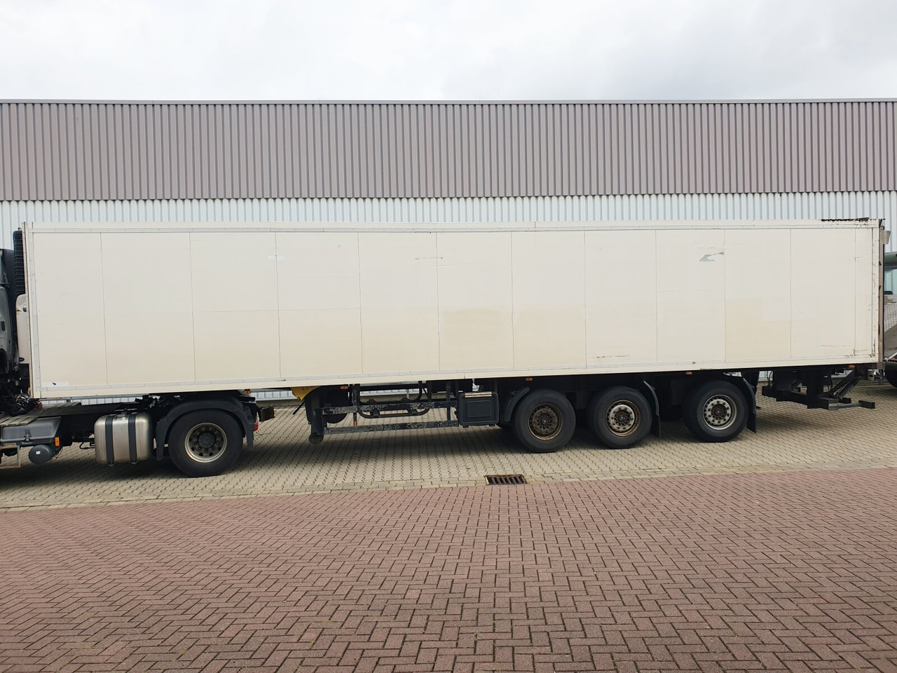 Лизинг на Schmitz Cargobull SKO 24 SKO 24, Carrier, LBW, Lift-/Lenkachse, 74 cbm Schmitz Cargobull SKO 24 SKO 24, Carrier, LBW, Lift-/Lenkachse, 74 cbm: снимка 8