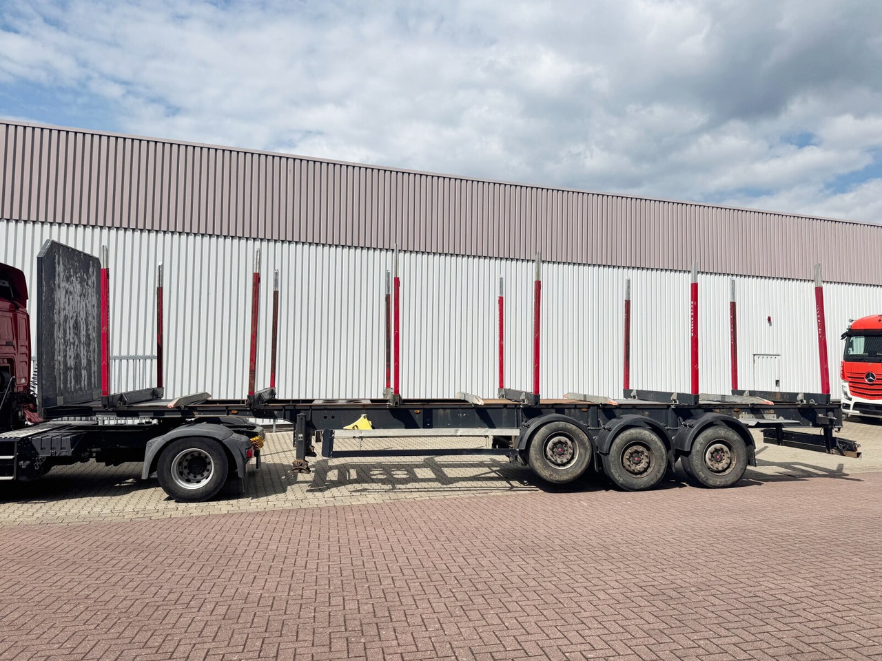 Schwarzmüller 3-Achs Holzauflieger 3-Achs Holzauflieger, Liftachse, MEHRFACH VORHANDEN! - Полуремарке за дърва: снимка 2 Schwarzmüller 3-Achs Holzauflieger 3-Achs Holzauflieger, Liftachse, MEHRFACH VORHANDEN! - Полуремарке за дърва: снимка 2