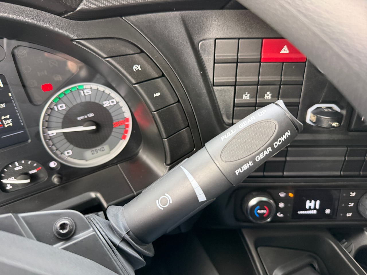 T-Way AT410T51 8x4 T-Way AT410T51 8x4, Retarder, Nebenantrieb, 4x VORHANDEN! - Шаси кабина: снимка 5 T-Way AT410T51 8x4 T-Way AT410T51 8x4, Retarder, Nebenantrieb, 4x VORHANDEN! - Шаси кабина: снимка 5