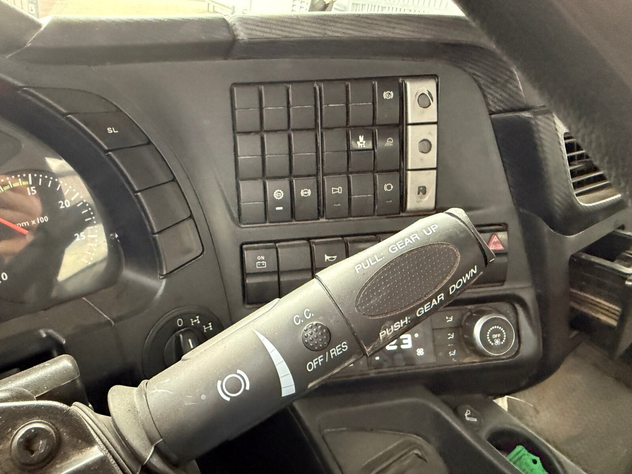 Trakker AD260T45 6x4 Trakker AD260T45 6x4, Bordmatik - Самосвал камион: снимка 4 Trakker AD260T45 6x4 Trakker AD260T45 6x4, Bordmatik - Самосвал камион: снимка 4