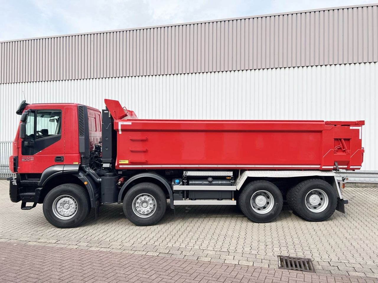 Самосвал камион Trakker AD410T50 8x4 Trakker AD410T50 8x4, Stahlmulde ca. 16m³, hydr. Heckklappe: снимка 11