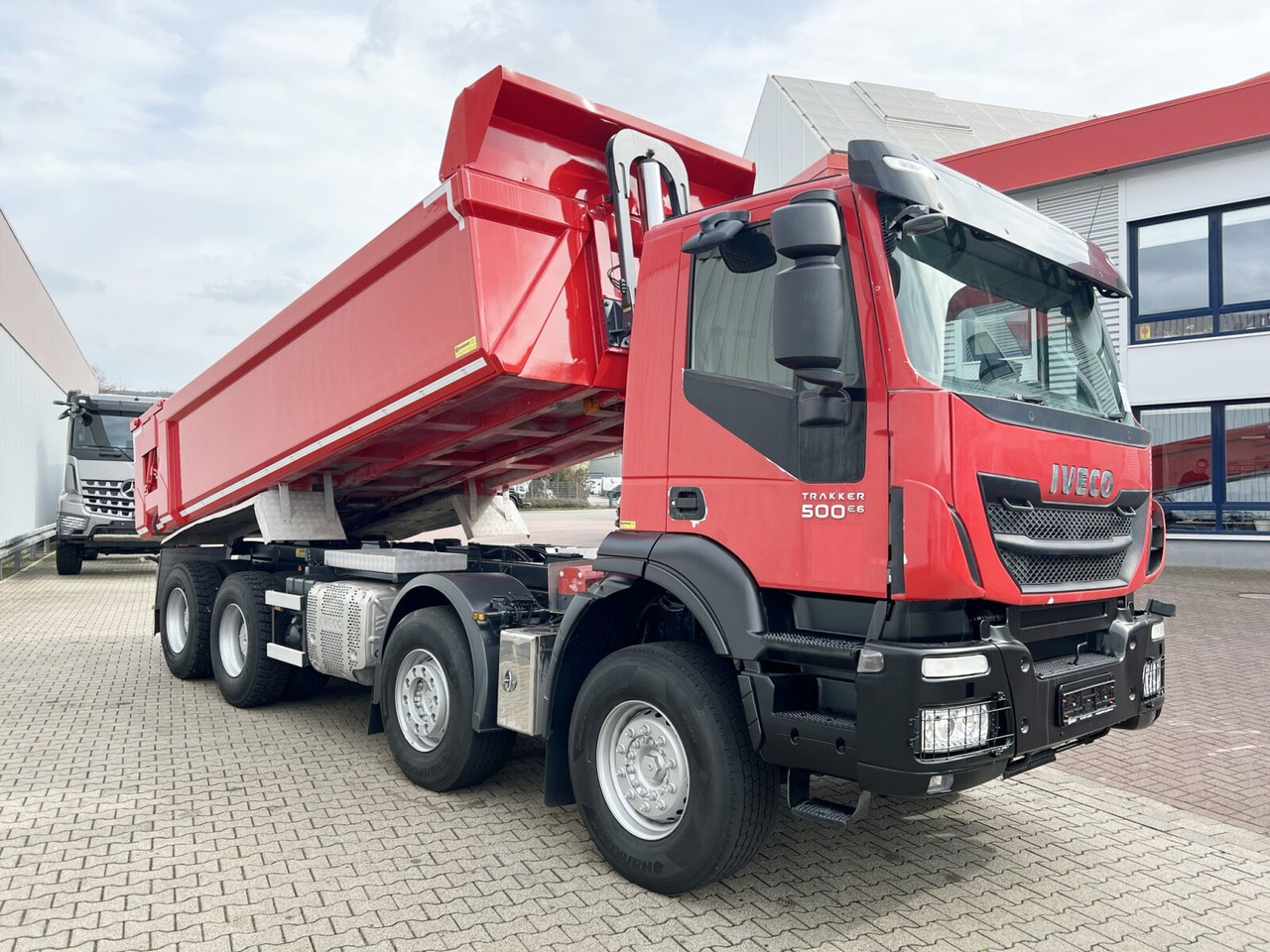 Самосвал камион Trakker AD410T50 8x4 Trakker AD410T50 8x4, Stahlmulde ca. 16m³, hydr. Heckklappe: снимка 9