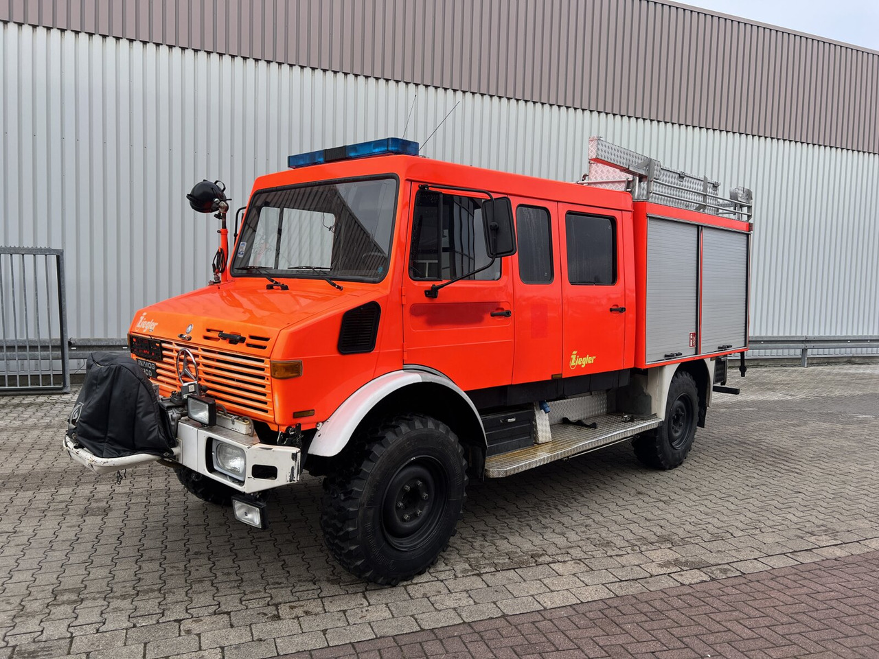 Unimog U 1300 L 4x4 Doka U 1300 L 4x4 Doka, LF8 - Линейка: снимка 1 Unimog U 1300 L 4x4 Doka U 1300 L 4x4 Doka, LF8 - Линейка: снимка 1