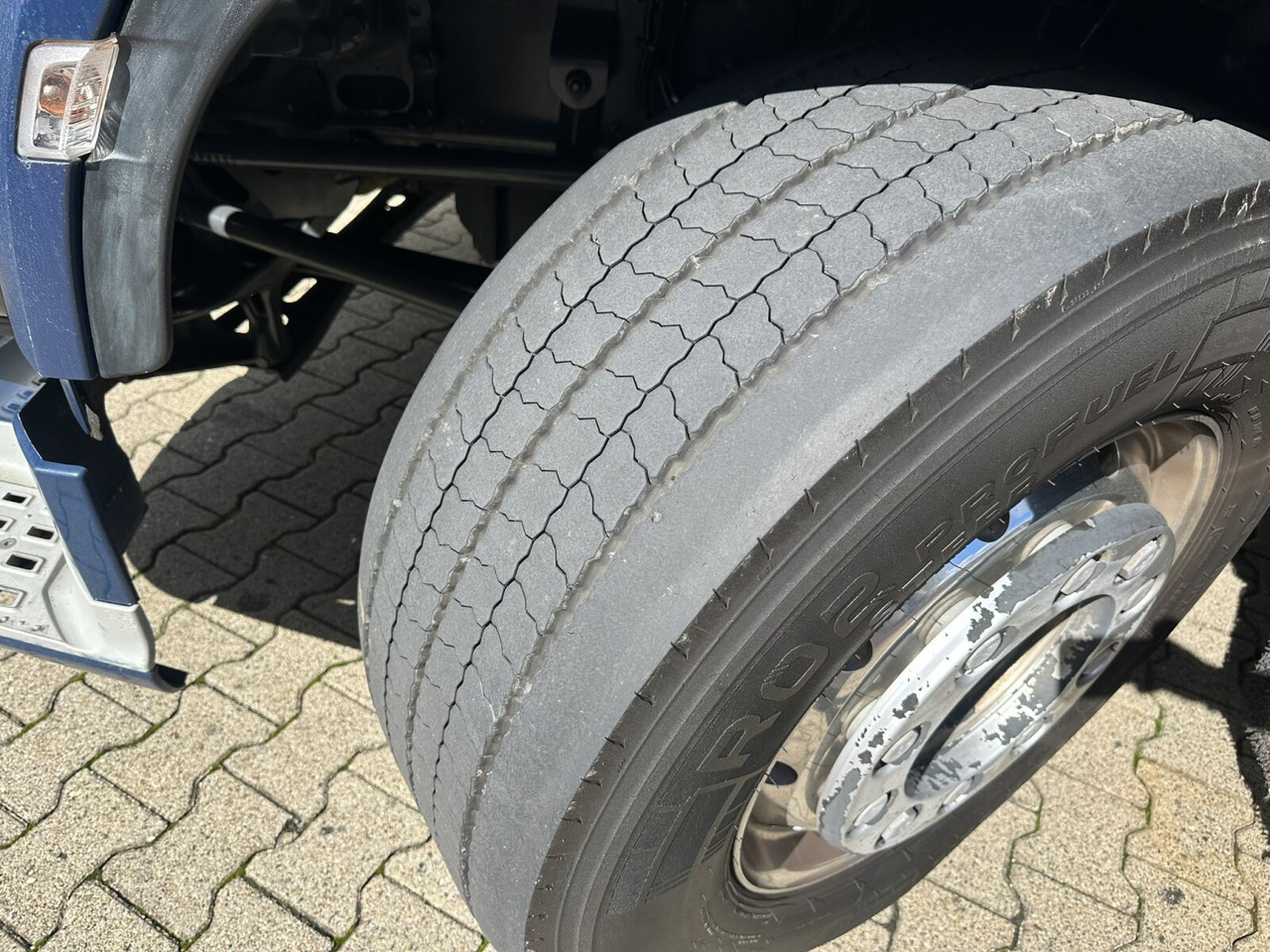 DAF XF 530 FT 6x2 XF 530 FT 6x2, Intarder, Navi, Spacecab, Vorlauflenk/lift, zGG 68t - Влекач: снимка 2 DAF XF 530 FT 6x2 XF 530 FT 6x2, Intarder, Navi, Spacecab, Vorlauflenk/lift, zGG 68t - Влекач: снимка 2