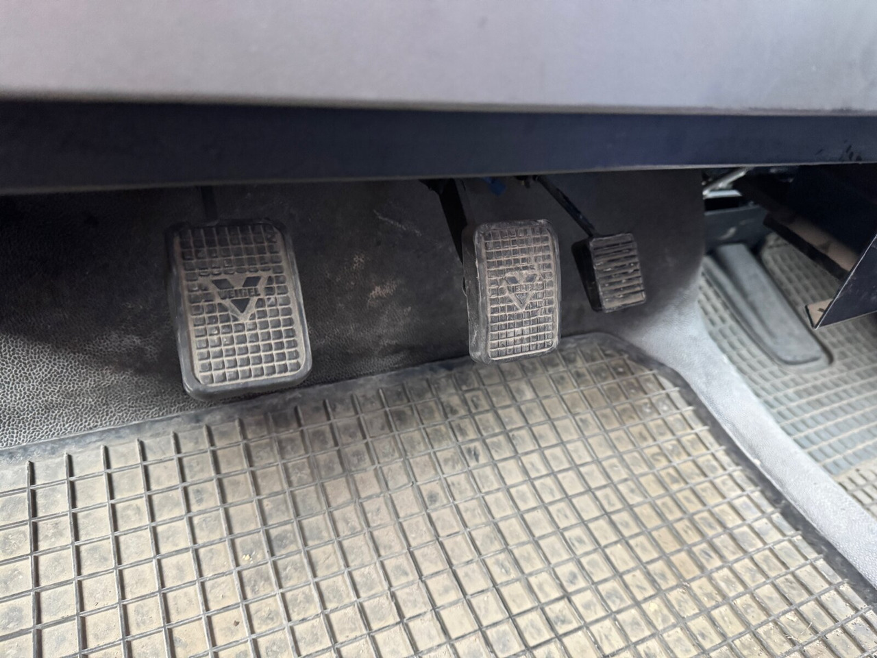 MAN TGX 18.360 4x2 BLS TGX 18.360 4x2 BLS, Fahrschulausstattung - Влекач: снимка 2 MAN TGX 18.360 4x2 BLS TGX 18.360 4x2 BLS, Fahrschulausstattung - Влекач: снимка 2